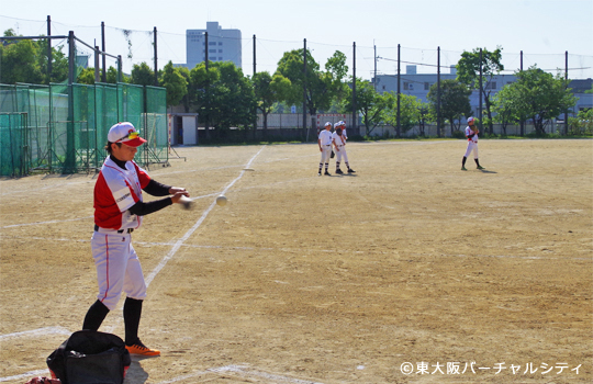 虎哲選手が内野ノック　06BULLS 若江中学野球部訪問
