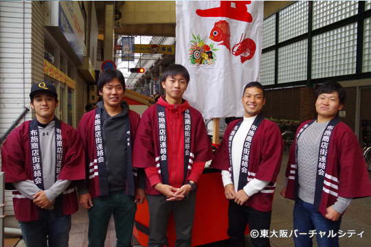 今年も06BULLSの選手達がお手伝い 左から、松尾・軽本・西尾・田井・大坂選手