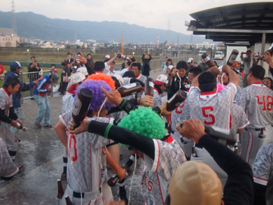 06BULLS �D���r�[������