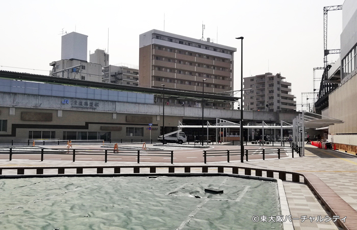 一枚目の写真の反対側、荒川方面から眺める俊徳道駅